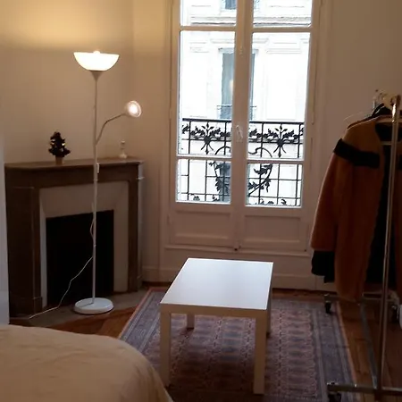 Champs Elysees Luxe Flat Parigi