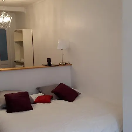Champs Elysees Luxe Flat Parigi